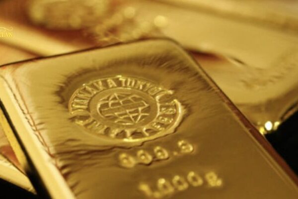 Điều gì tác động đến sự biến động của giá vàng 9999