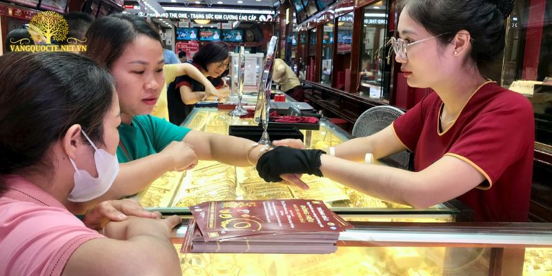 Ngân hàng trung ương và chính sách dự trữ vàng