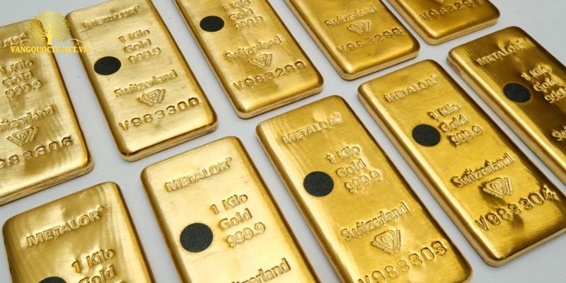 Phân tích các yếu tố ảnh hưởng đến giá vàng