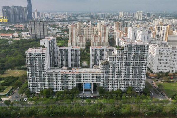 So sánh bất động sản hay vàng về tiềm năng sinh lời